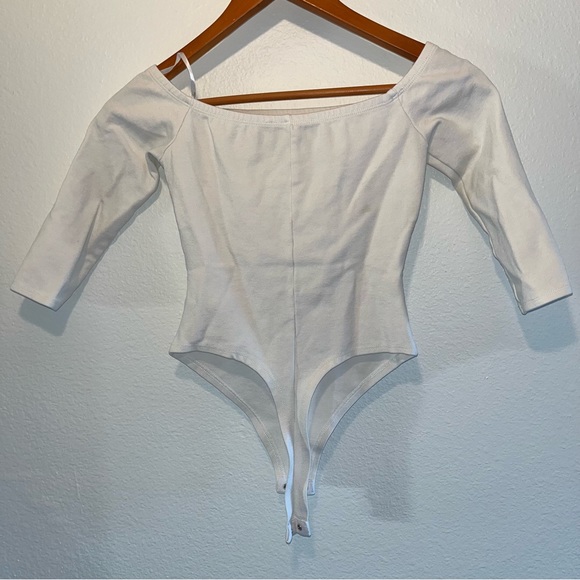 LULU’S White 3/4 Sleeve Off The Shoulder Bodysuit Size XS - Picture 5 of 7
